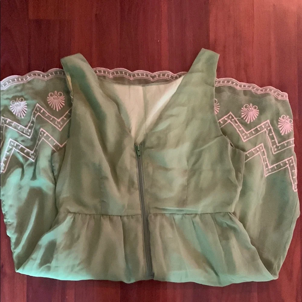 Flying Tomato brand Women’s Green Embroidered Dress - Picture 4 of 4
